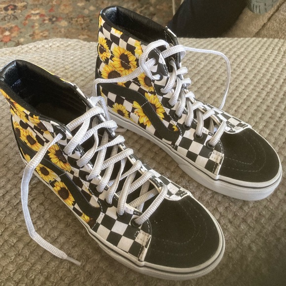 Vans Shoes - Vans size 6